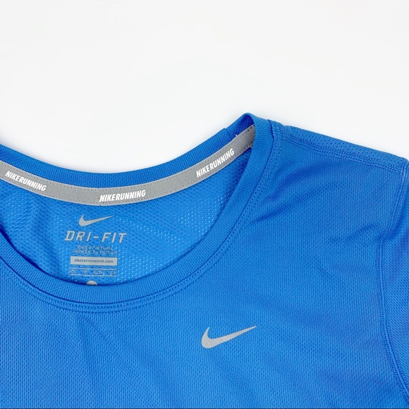 Two piece Women’s Nike Challenger DRI-FIT top - Picture 3 of 7